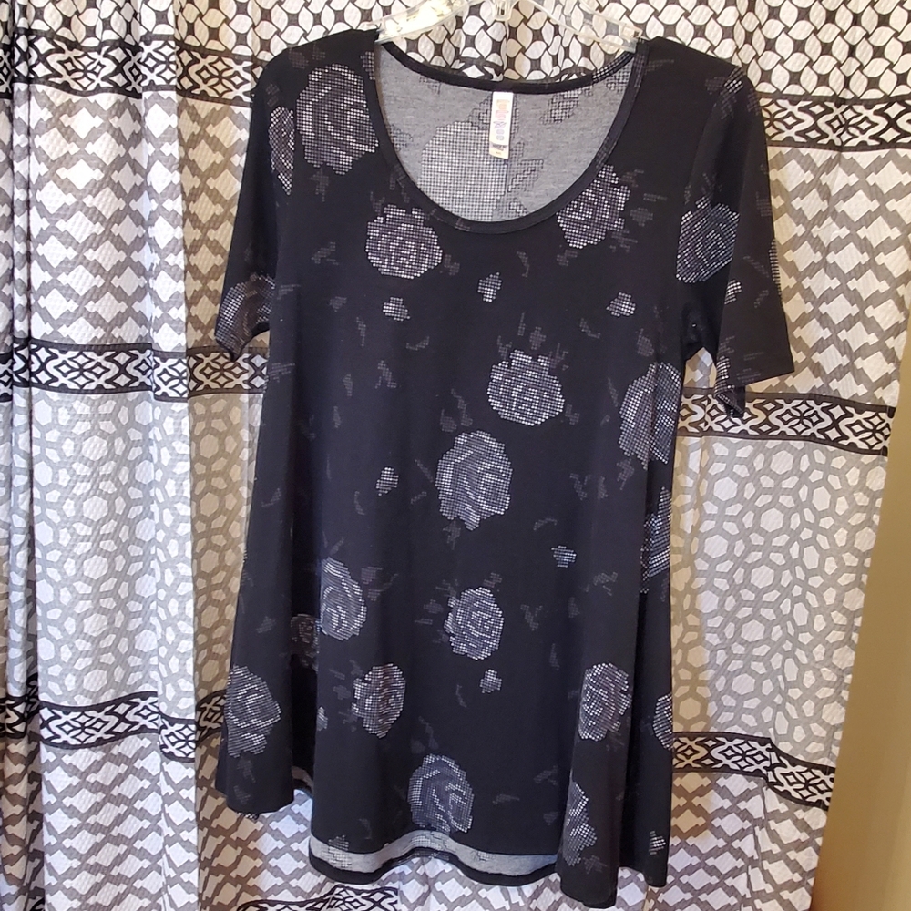LulaRoe top